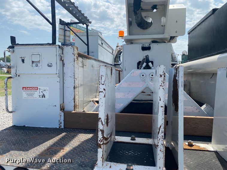 image for item JW9495 2009 Ford F750 Super Duty  bucket truck