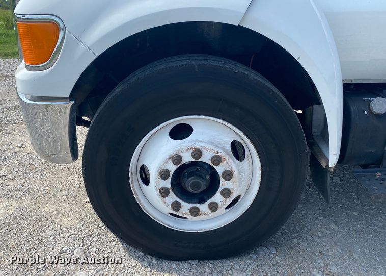 image for item JW9495 2009 Ford F750 Super Duty  bucket truck