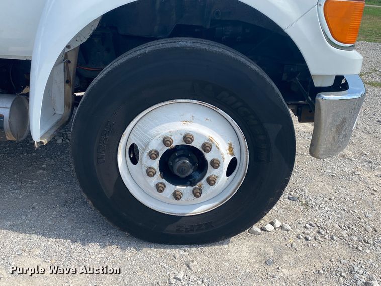 image for item JW9495 2009 Ford F750 Super Duty  bucket truck