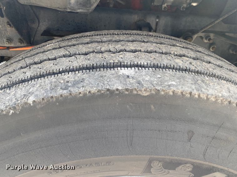 image for item JW9495 2009 Ford F750 Super Duty  bucket truck