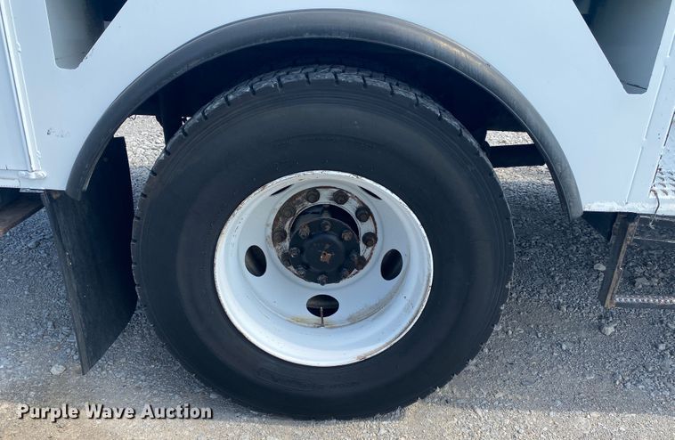 image for item JW9495 2009 Ford F750 Super Duty  bucket truck