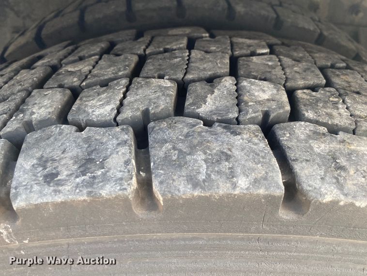 image for item JW9495 2009 Ford F750 Super Duty  bucket truck