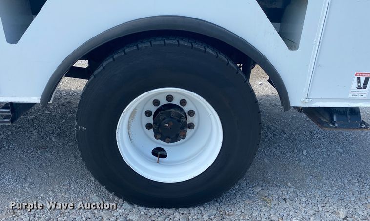 image for item JW9495 2009 Ford F750 Super Duty  bucket truck