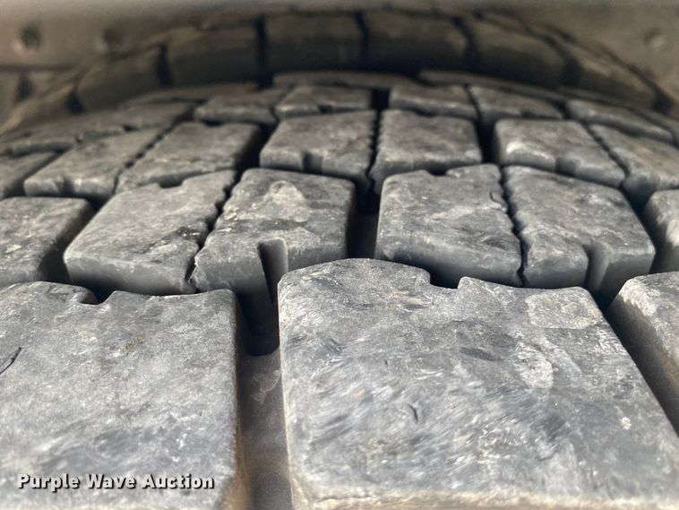 image for item JW9495 2009 Ford F750 Super Duty  bucket truck