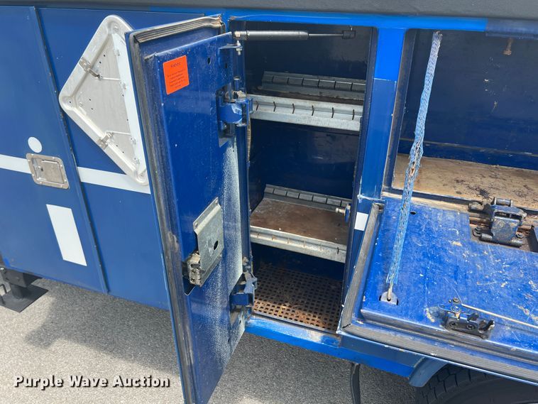 image for item JX9373 2010 Ford F550 Super Duty  crane truck