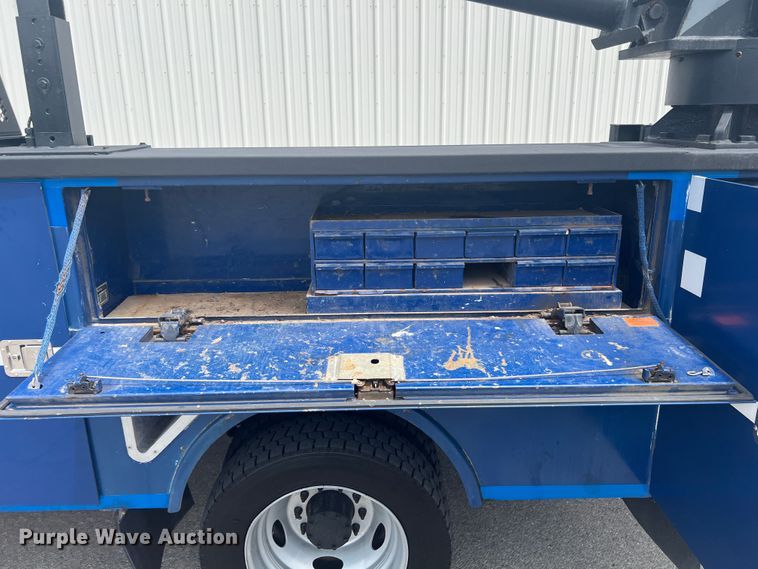 image for item JX9373 2010 Ford F550 Super Duty  crane truck