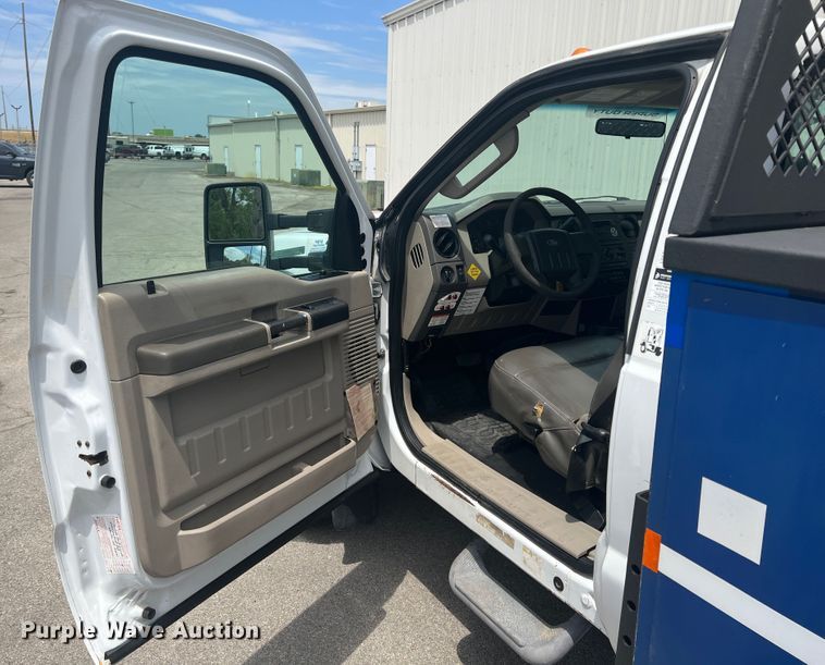 image for item JX9373 2010 Ford F550 Super Duty  crane truck