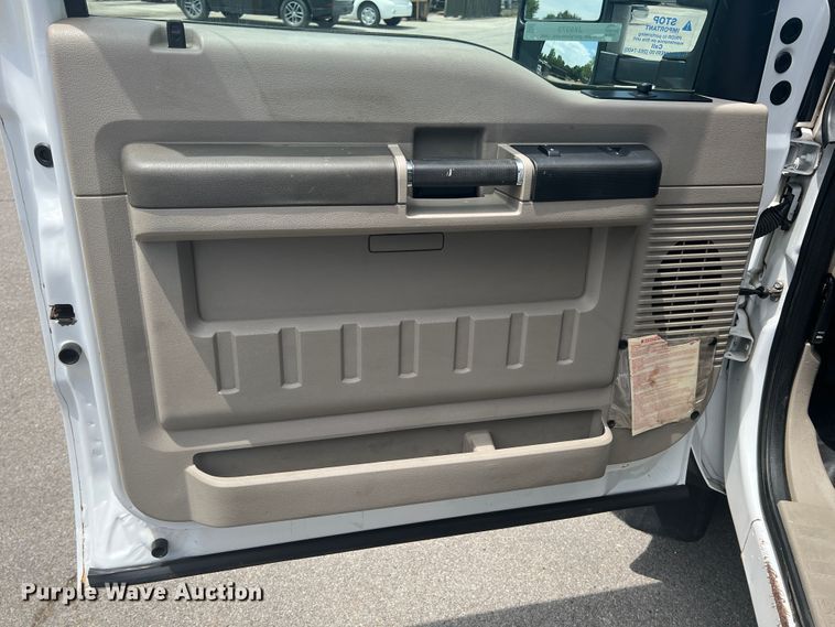 image for item JX9373 2010 Ford F550 Super Duty  crane truck