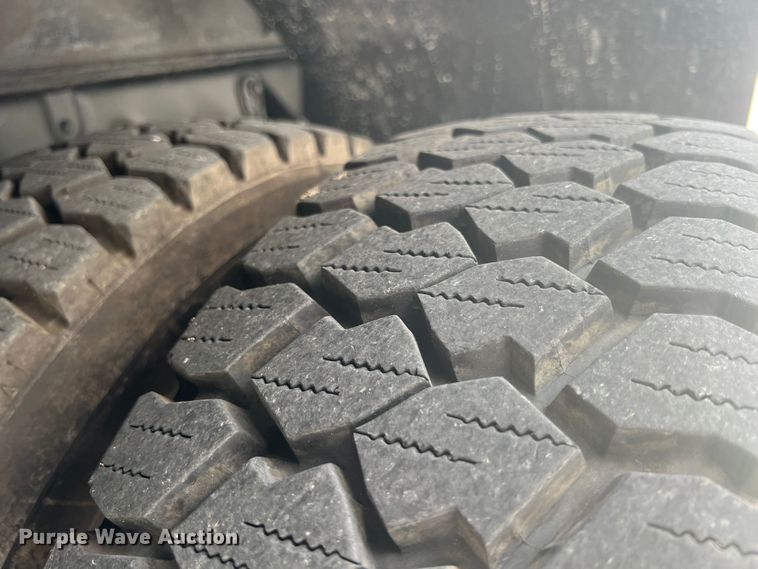 image for item JX9373 2010 Ford F550 Super Duty  crane truck