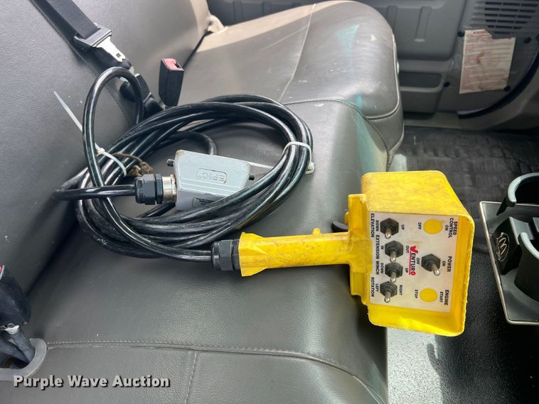 image for item JX9373 2010 Ford F550 Super Duty  crane truck