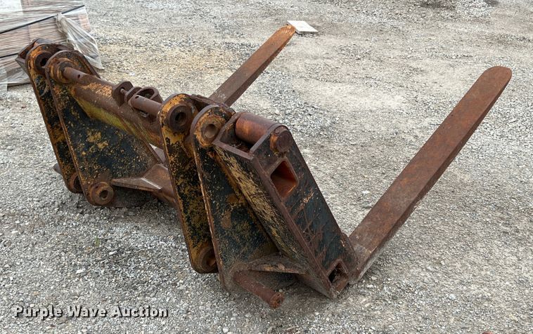 image for item JX9398 Case  53"L forks