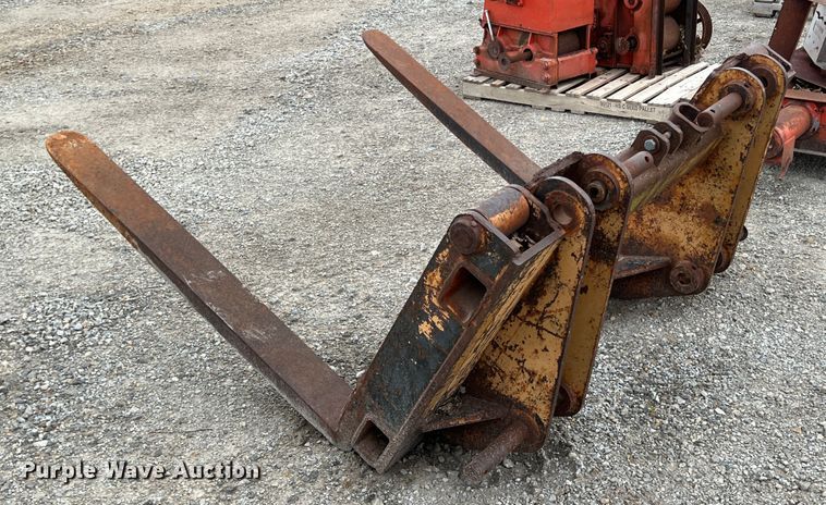 image for item JX9398 Case  53"L forks