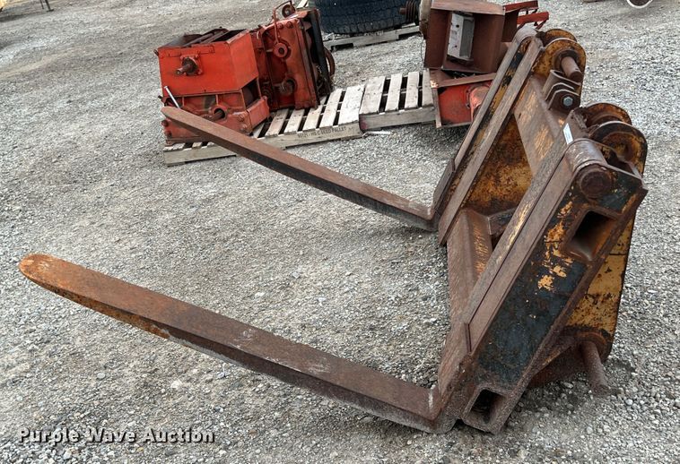 image for item JX9398 Case  53"L forks