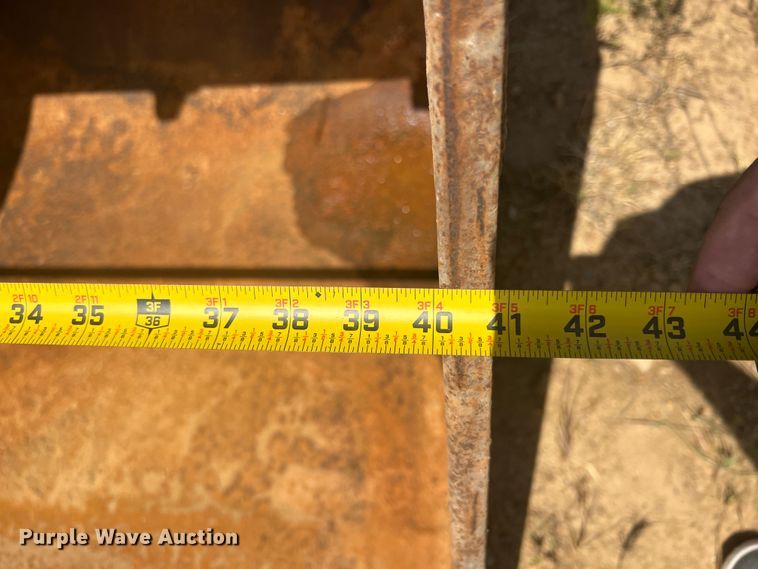 image for item JX9410 (2) excavator buckets