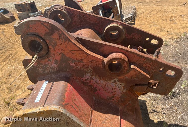 image for item JX9410 (2) excavator buckets