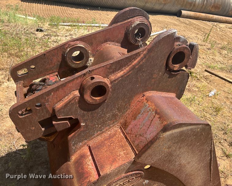 image for item JX9410 (2) excavator buckets