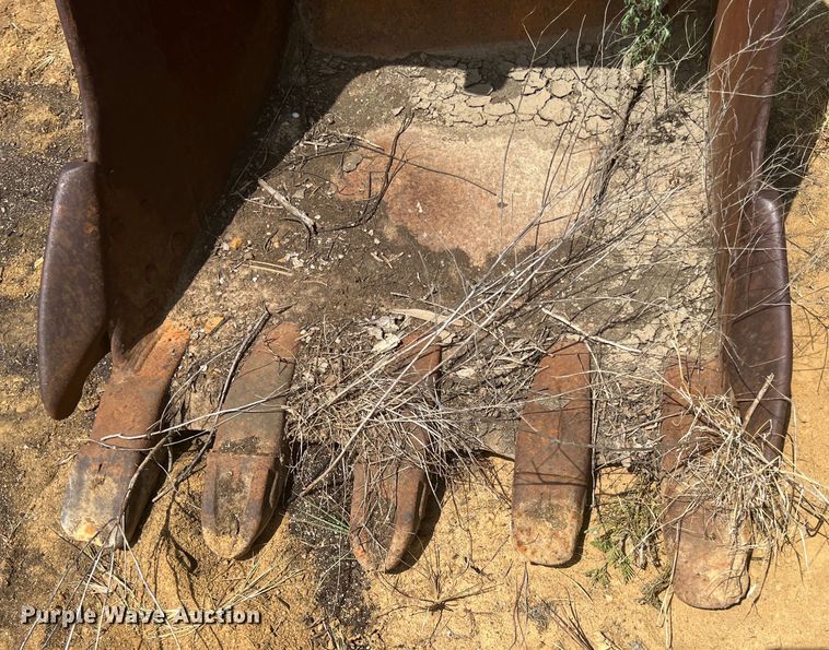 image for item JX9410 (2) excavator buckets