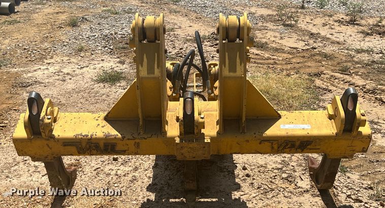 image for item JX9414 Vail JD650  ripper