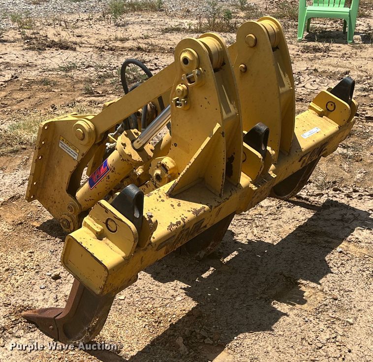 image for item JX9414 Vail JD650  ripper