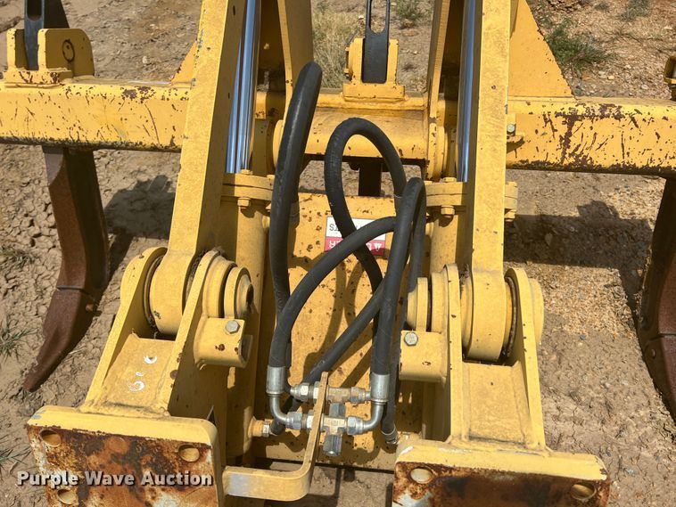 image for item JX9414 Vail JD650  ripper