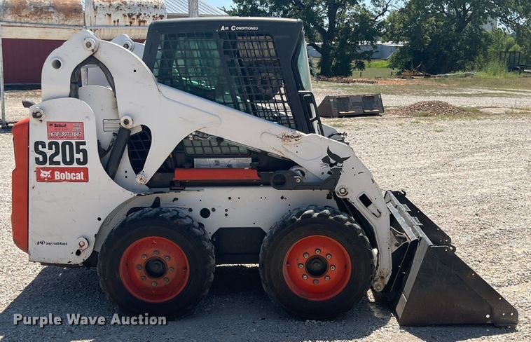 image for item JX9442 2007 Bobcat S205  skid steer loader