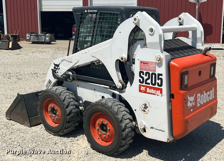 image for item JX9442 2007 Bobcat S205  skid steer loader