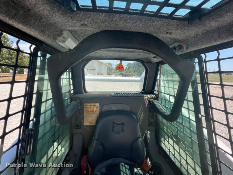 image for item JX9442 2007 Bobcat S205  skid steer loader