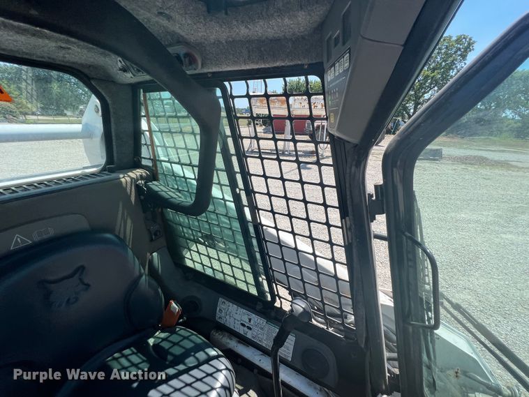 image for item JX9442 2007 Bobcat S205  skid steer loader