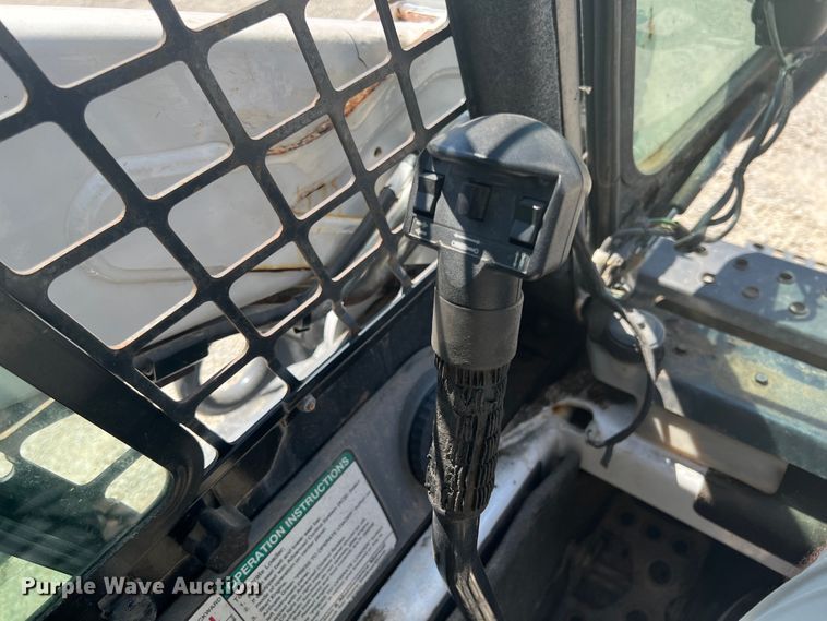 image for item JX9442 2007 Bobcat S205  skid steer loader