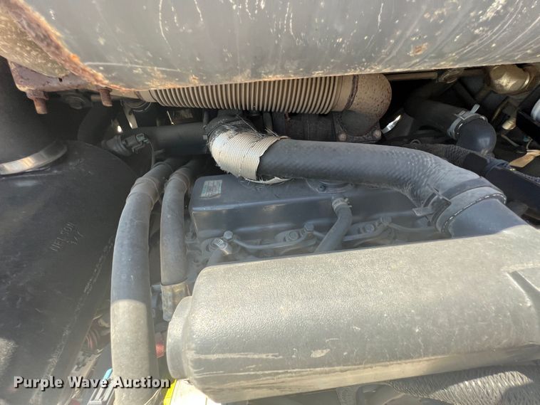 image for item JX9442 2007 Bobcat S205  skid steer loader