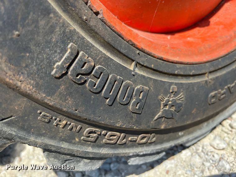 image for item JX9442 2007 Bobcat S205  skid steer loader