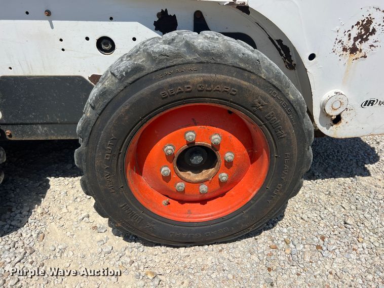 image for item JX9442 2007 Bobcat S205  skid steer loader