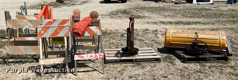 image for item JX9444 54" W skid steer broom