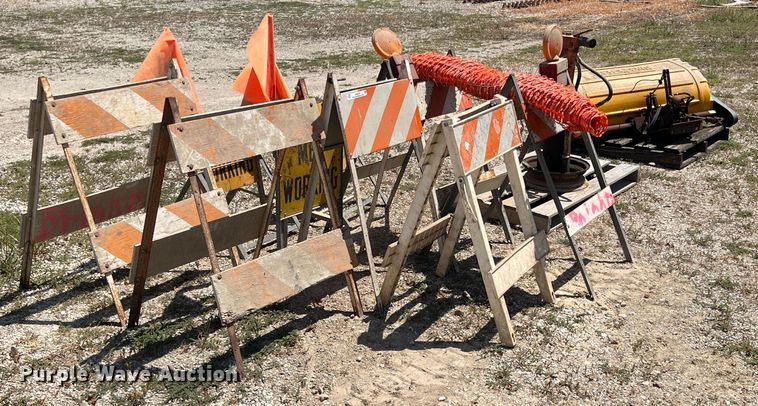 image for item JX9444 54" W skid steer broom