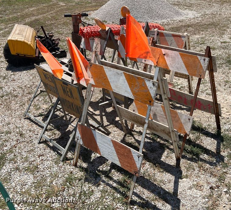 image for item JX9444 54" W skid steer broom