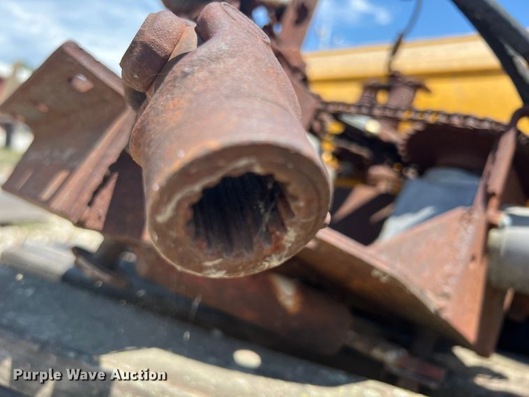 image for item JX9444 54" W skid steer broom