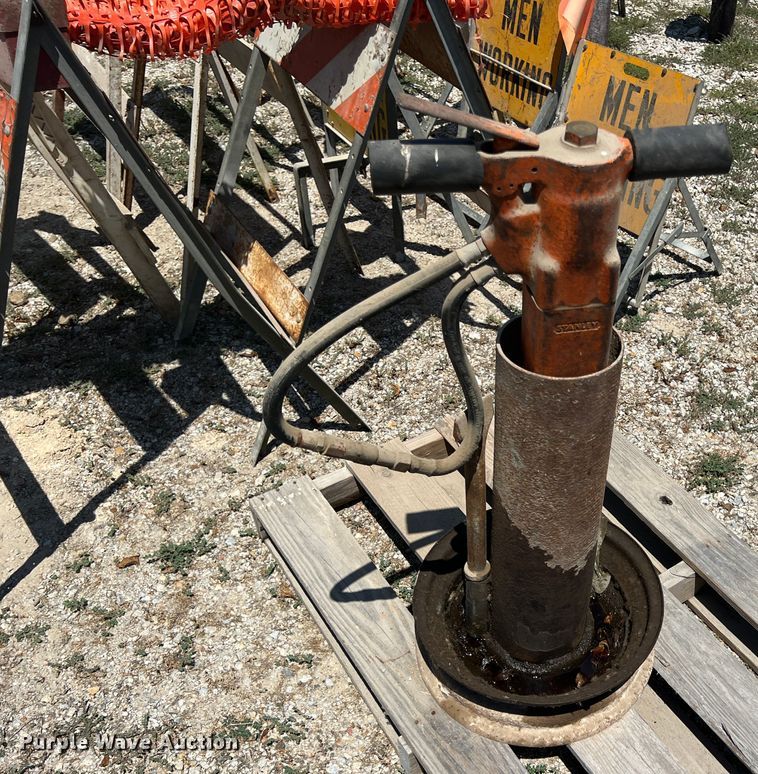 image for item JX9444 54" W skid steer broom