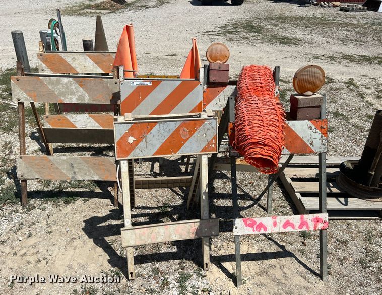 image for item JX9444 54" W skid steer broom