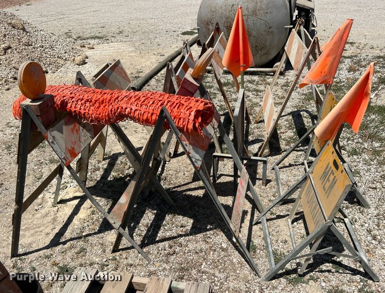 image for item JX9444 54" W skid steer broom