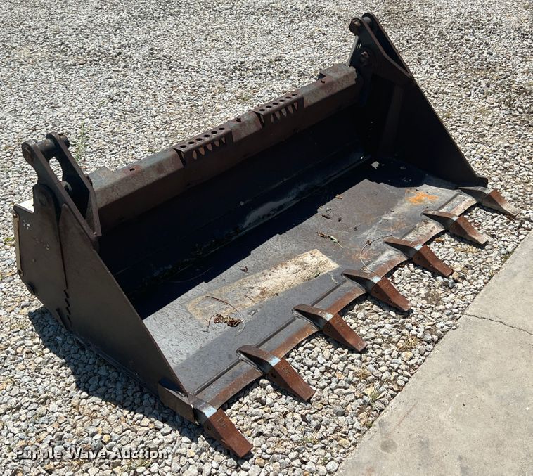 image for item JX9445 Ingersoll Rand 66  four-in-one skid steer bucket