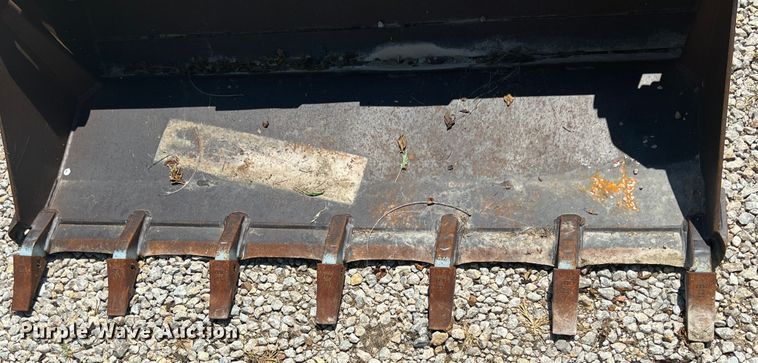 image for item JX9445 Ingersoll Rand 66  four-in-one skid steer bucket