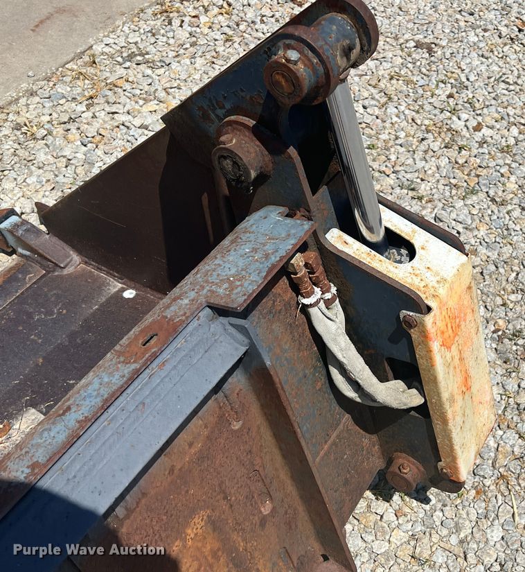 image for item JX9445 Ingersoll Rand 66  four-in-one skid steer bucket