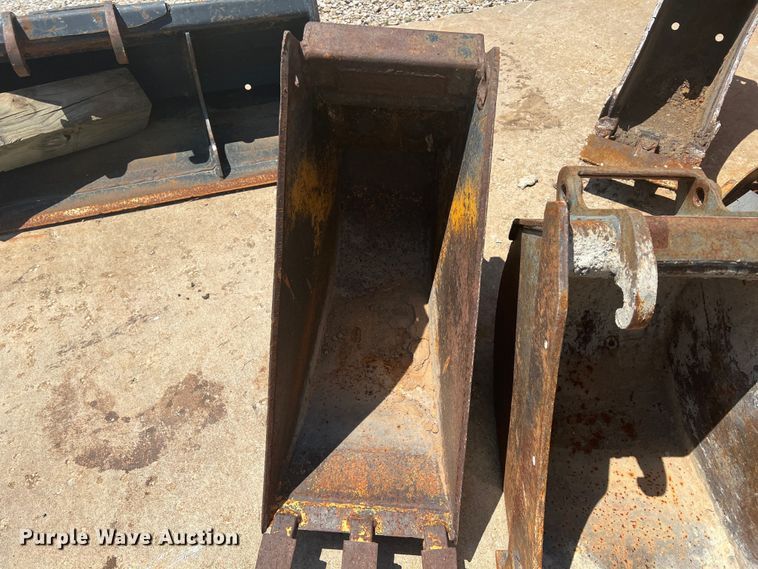 image for item JX9448 (2) buckets