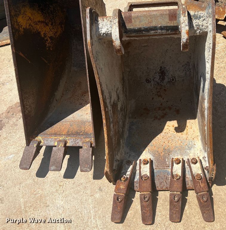 image for item JX9448 (2) buckets