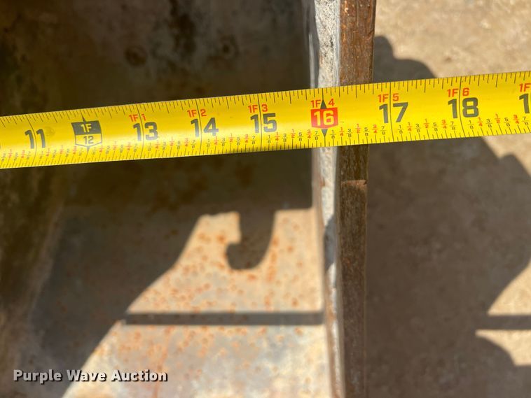 image for item JX9448 (2) buckets