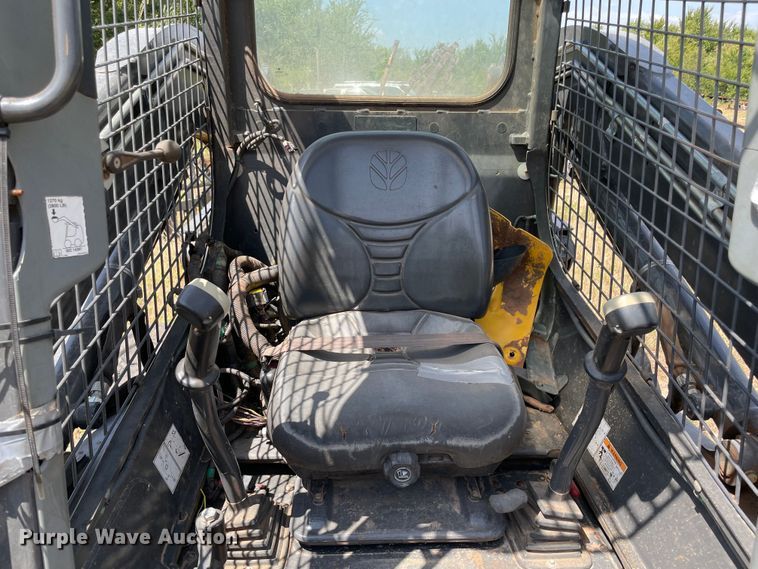 image for item KE9339 2016 New Holland L228  skid steer loader