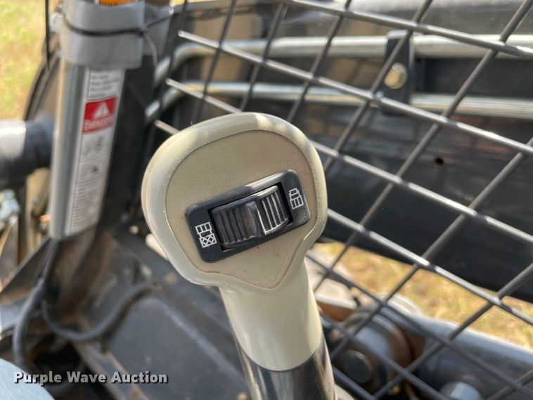 image for item KE9339 2016 New Holland L228  skid steer loader