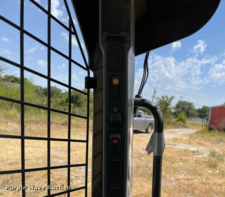 image for item KE9339 2016 New Holland L228  skid steer loader