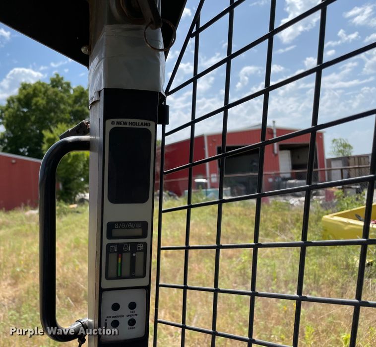 image for item KE9339 2016 New Holland L228  skid steer loader