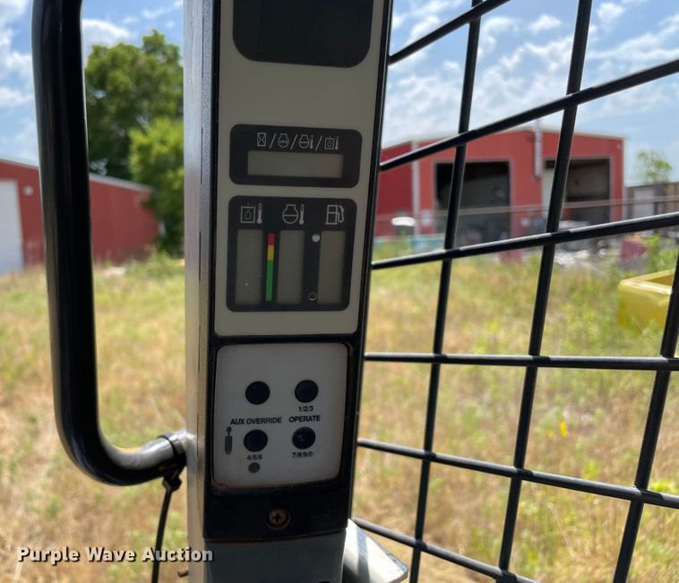 image for item KE9339 2016 New Holland L228  skid steer loader